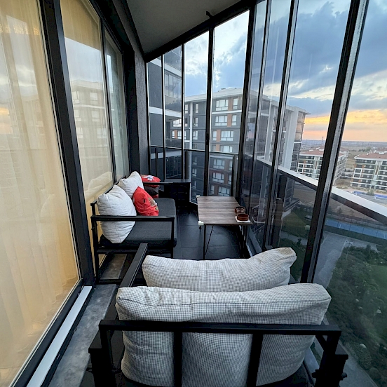 Four Seans Cadde Sitesinde Havuz Cephe Eşyalı Satılık 3+1 Daire