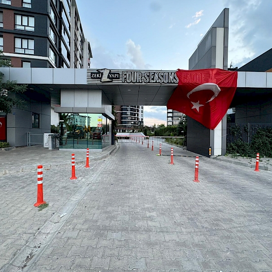 Four Seans Cadde Sitesinde Havuz Cephe Eşyalı Satılık 3+1 Daire