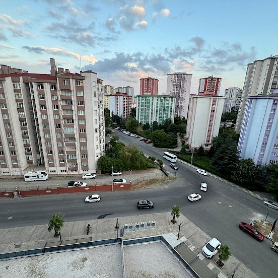 Four Seans Cadde Sitesinde Havuz Cephe Eşyalı Satılık 3+1 Daire